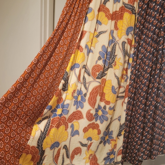 Anthropologie Beautiful Skirt. NWT. Sz. Large. - Picture 6 of 7